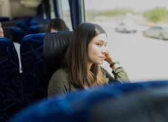 На чому краще поїхати з України до Польщі потяг автобус авто TransferGo