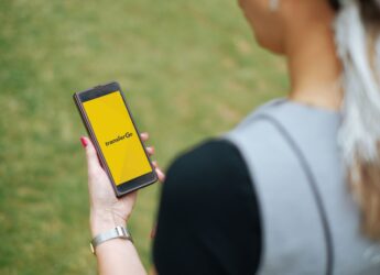 Як переказати кошти з Чехії в Україну TransferGo